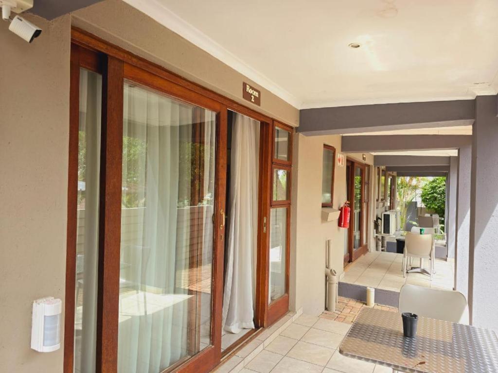 Bonim Guesthouse - Aka Magisha Guesthouse Mbombela Buitenkant foto