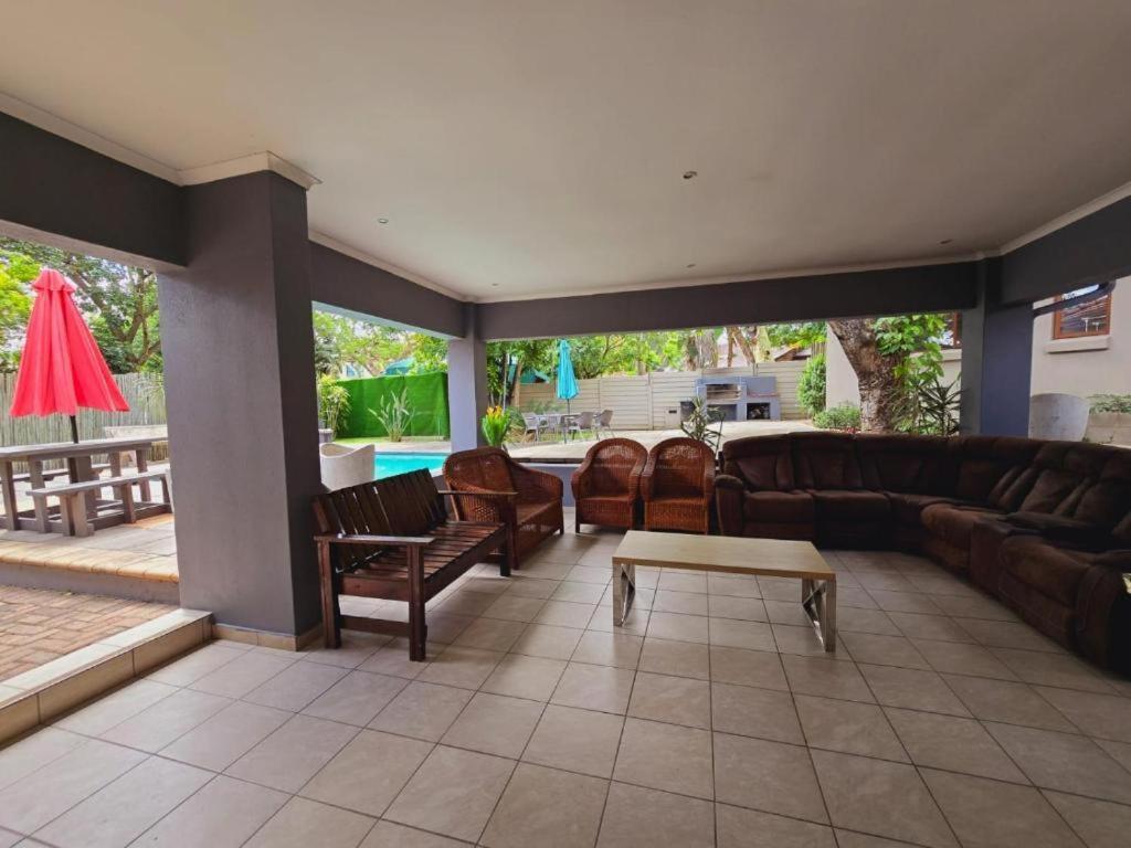 Bonim Guesthouse - Aka Magisha Guesthouse Mbombela Buitenkant foto
