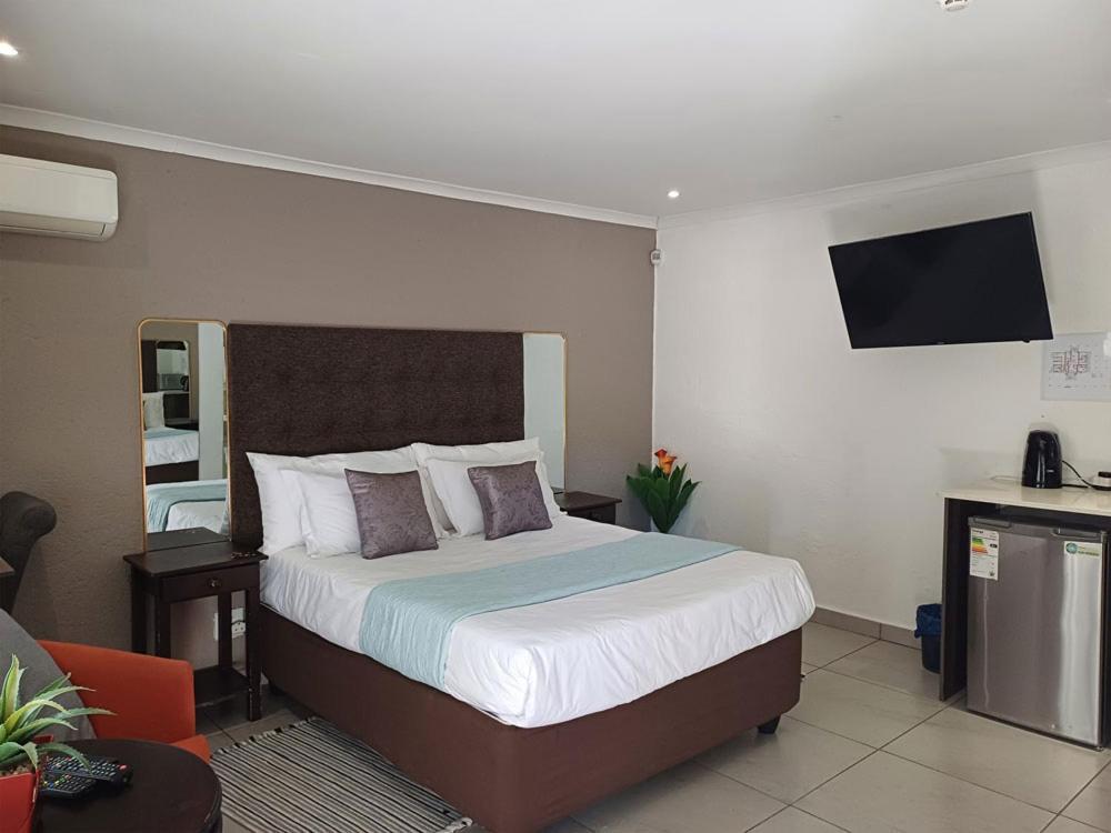 Bonim Guesthouse - Aka Magisha Guesthouse Mbombela Buitenkant foto