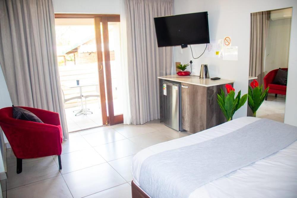 Bonim Guesthouse - Aka Magisha Guesthouse Mbombela Buitenkant foto